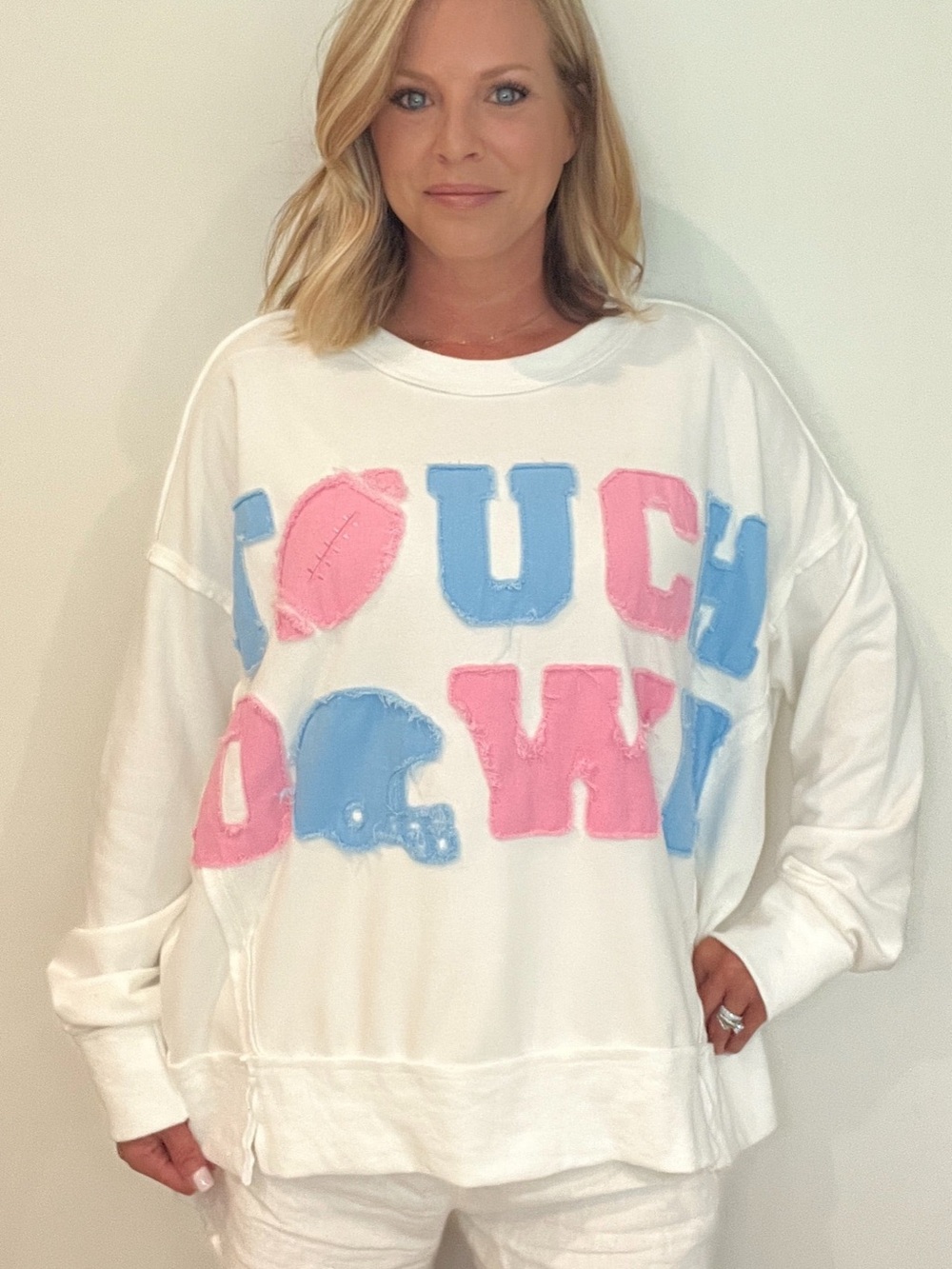 Unbranded White Pullover Sweatshirt with Pink & Light Blue Appliqué